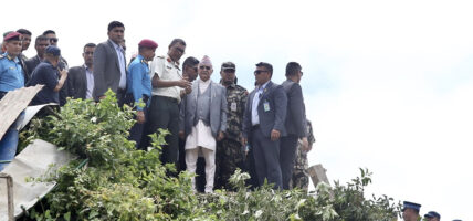 विमान दुर्घटनास्थलको निरीक्षण तथा अवलोकन गर्दै प्रम ओली