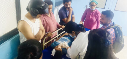 दुर्घटनामा घाइते विद्यार्थीको उपचार हुँदै